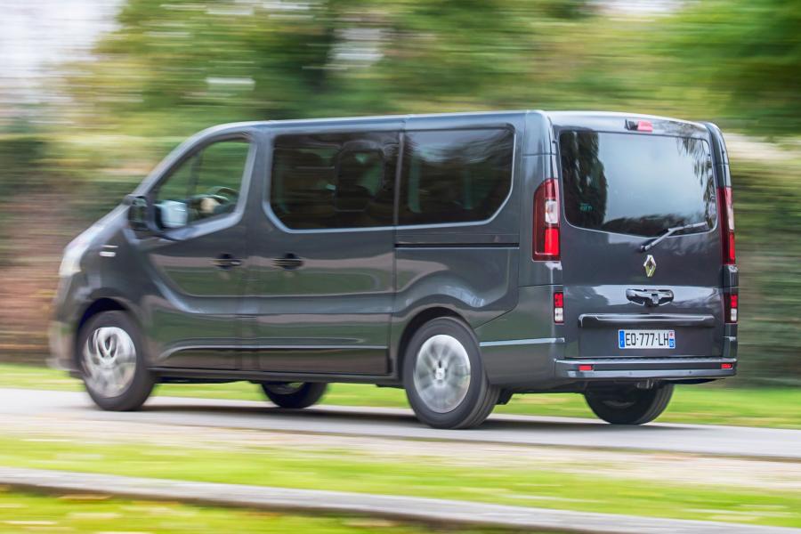  Renault Trafic SpaceClass 2017 года  (WW) (фото 27 из 43)